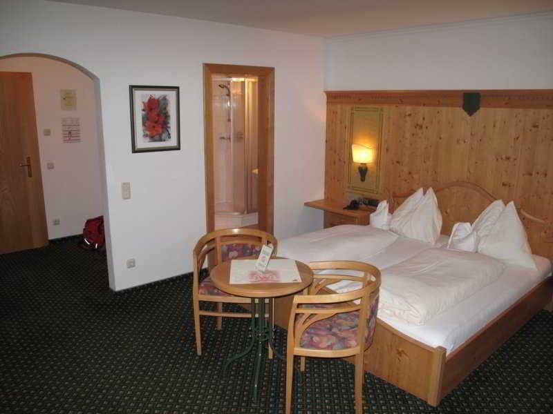 Hôtel Wieseneck à Sankt Johann im Pongau Extérieur photo